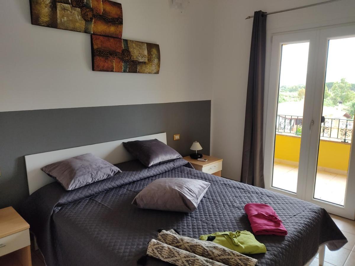 Casa Vacanze - Villa San Pietro ภายนอก รูปภาพ