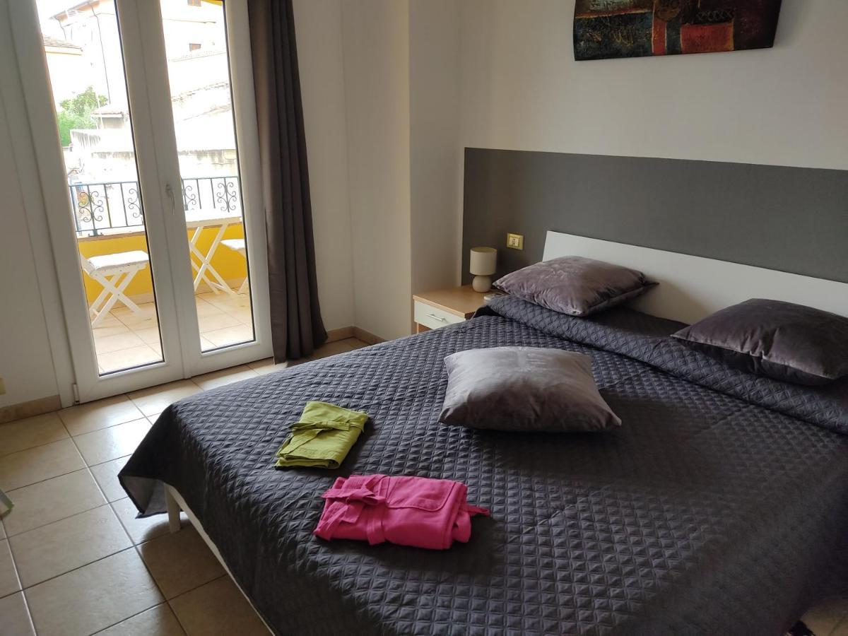 Casa Vacanze - Villa San Pietro ภายนอก รูปภาพ