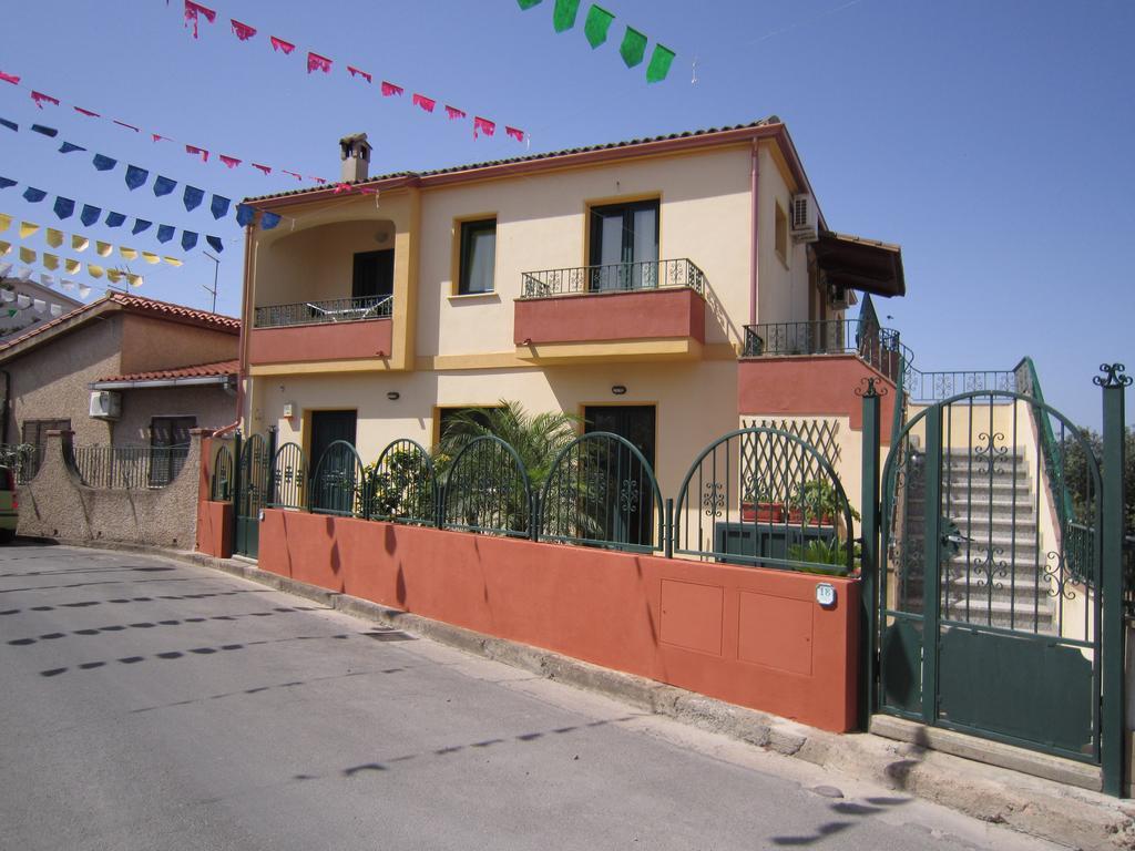 Casa Vacanze - Villa San Pietro ภายนอก รูปภาพ
