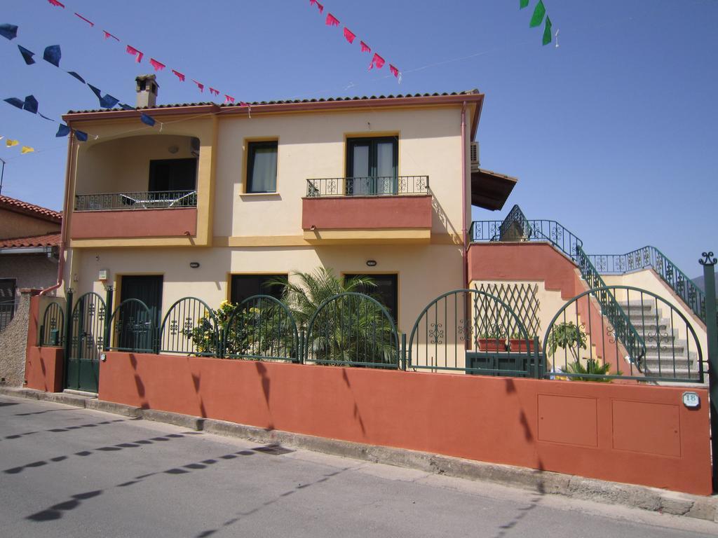 Casa Vacanze - Villa San Pietro ภายนอก รูปภาพ